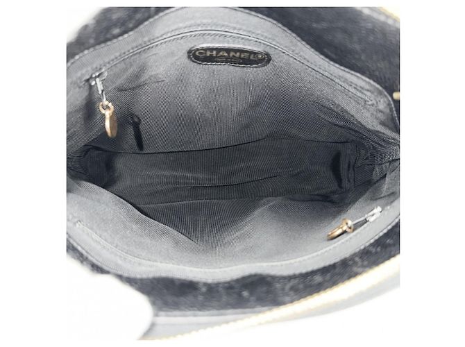 Chanel Handtasche aus schwarzem genarbtem Kalbsleder - Ansicht 4