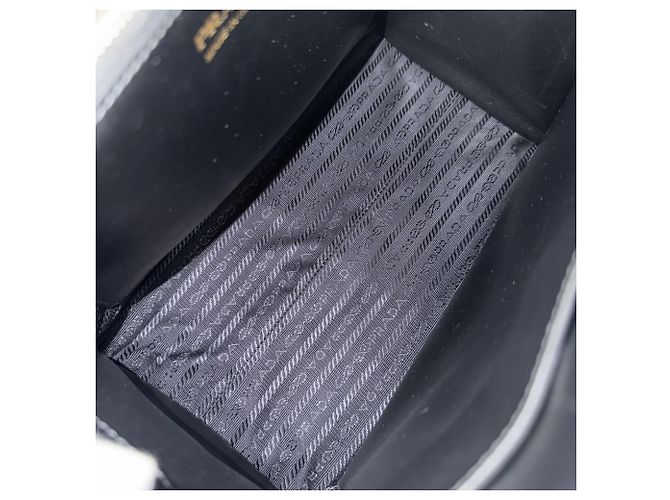 Borsa monocromatica Prada da donna con logo triangolare Nero - vista 4
