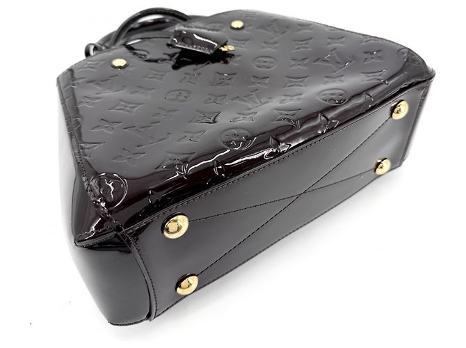 Borsa Louis Vuitton Monogram Vernis Amarante Montaigne BB Bordò - vista 3
