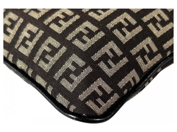 Borsa a tracolla Fendi in tela e pelle marrone - vista 10