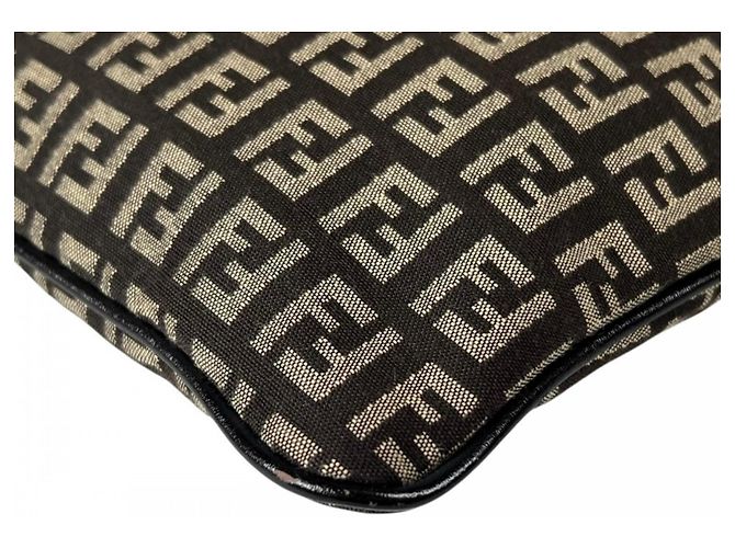 Borsa a tracolla Fendi in tela e pelle marrone - vista 8