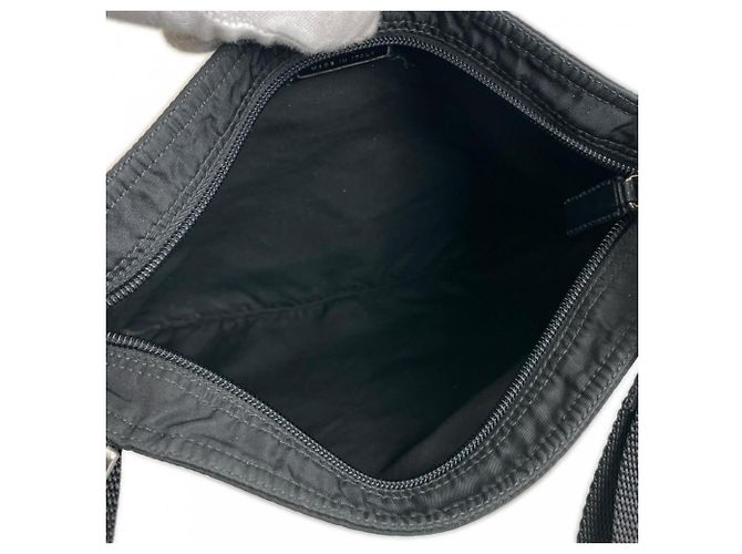 Borsa a tracolla Prada in nylon nero - vista 4