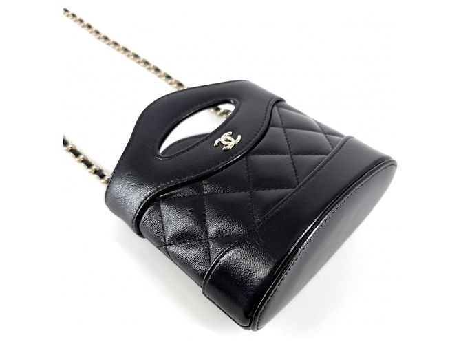 Borsa a tracolla Chanel Matelassé in pelle nera Nero - vista 3