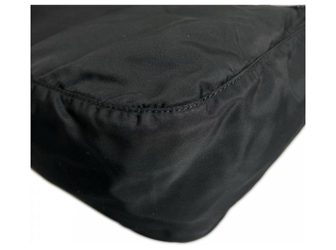Borsa a tracolla Prada in nylon nero - vista 13