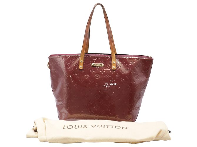Bolso Tote Louis Vuitton Bellevue GM en piel charol burdeos - vista 5
