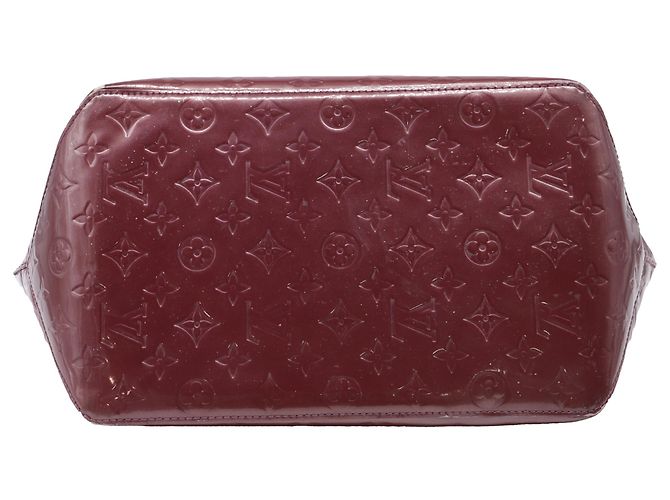 Bolso Tote Louis Vuitton Bellevue GM en piel charol burdeos - vista 6