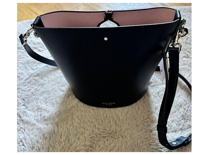 Kate Spade – Suzy Small Bucket Bag Nero Gold hardware - vista 3