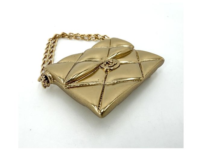 Spilla Chanel Gold Matelassé D'oro - vista 3