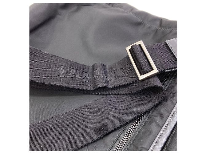 Borsa a tracolla Prada con logo triangolare in nylon nero - vista 15