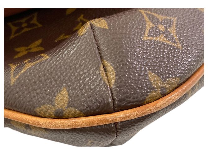 Louis Vuitton M51257 Musette Tango Short Shoulder Bag Monogramma - vista 17