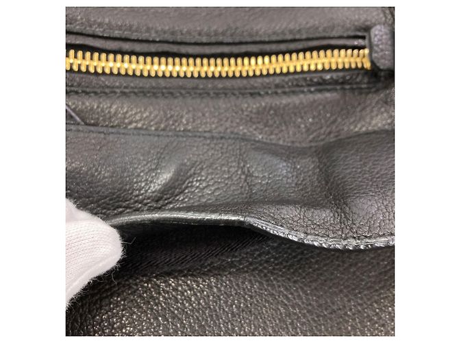 Sac à épaule Prada en cuir de veau noir - vue 13