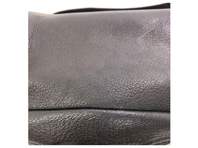 Sac à épaule Prada en cuir de veau noir - vue 14