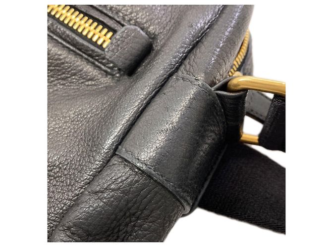 Sac à épaule Prada en cuir de veau noir - vue 15