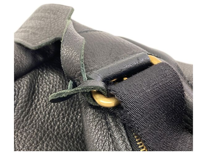 Sac à épaule Prada en cuir de veau noir - vue 16