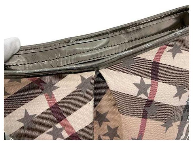 Borsa a tracolla Burberry in pelle PVC beige - vista 4