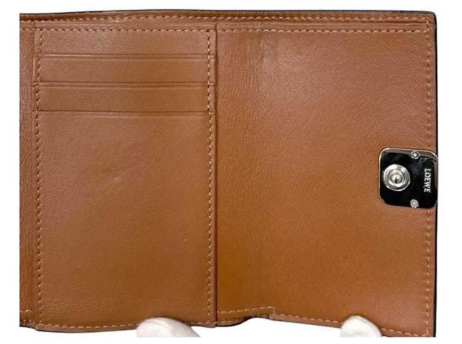 Cartera tri-fold Loewe en piel marrón Castaño - vista 6