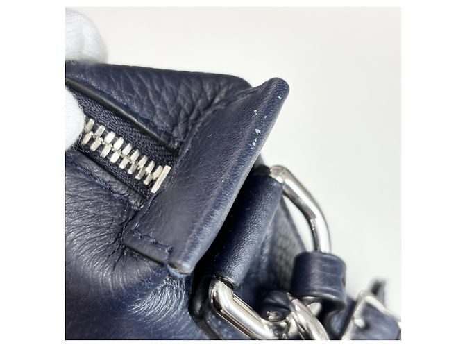 Borsa a tracolla Louis Vuitton Eastside Duffle da uomo Blu navy - vista 8