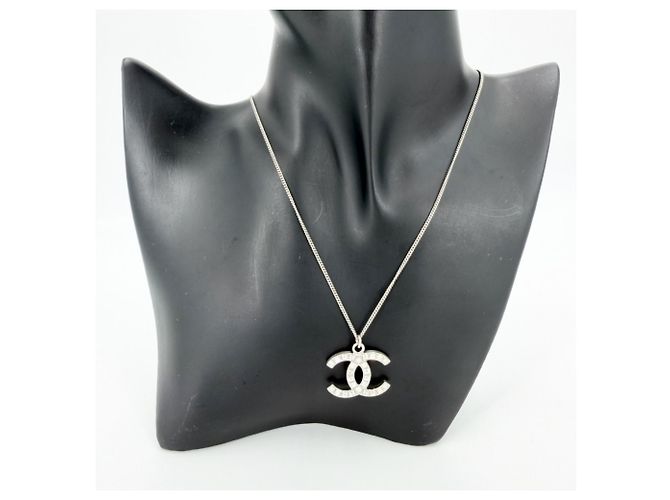 Collier Chanel en strass argenté - vue 3