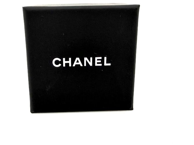 Orecchini Chanel da donna - Design Coco Mark Bianco - vista 5