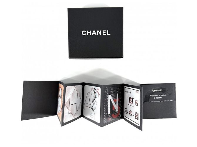 Chanel Mini Pochette Beige in Pelle di Vitello Oro D'oro - vista 8