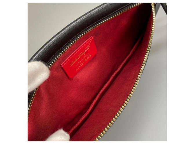 Borsa a tracolla Gancini da uomo Salvatore Ferragamo Nero Bianco - vista 6