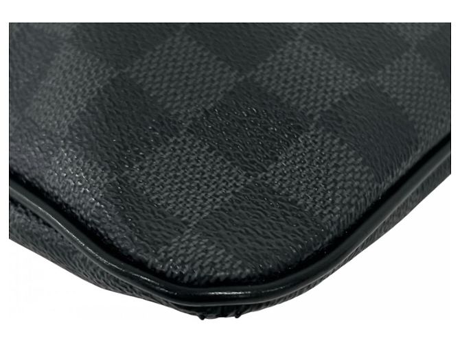Borsa a tracolla Louis Vuitton Thomas Nero Bianco - vista 10
