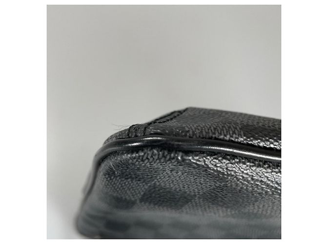 Borsa a tracolla Louis Vuitton Thomas Nero Bianco - vista 18
