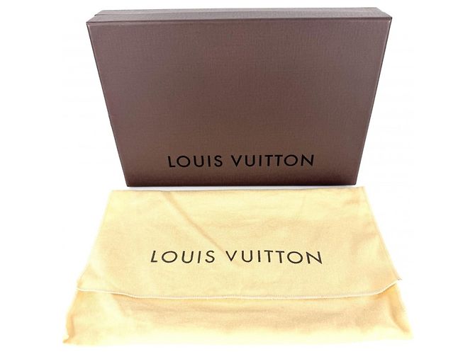 Louis Vuitton Pochette Accessoires Handtasche Braun Weiß Monogramm - Ansicht 8