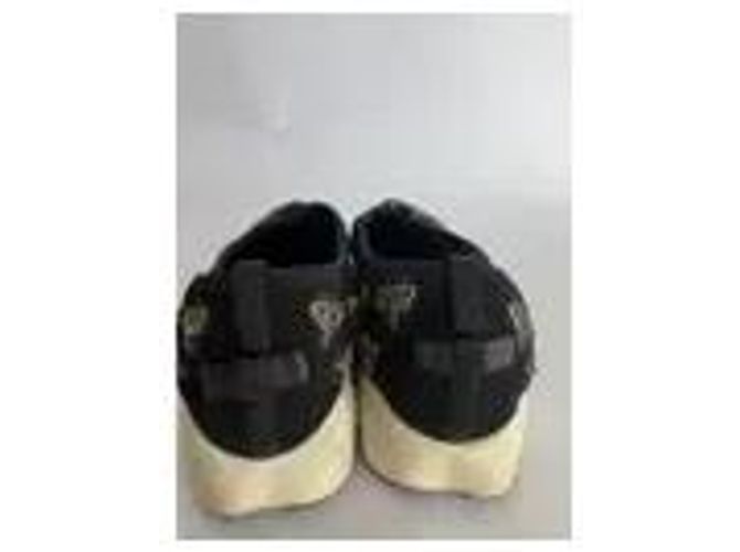 Dior Schwarze Canvas-Sneaker mit gestickten Schmetterlingen - Ansicht 2