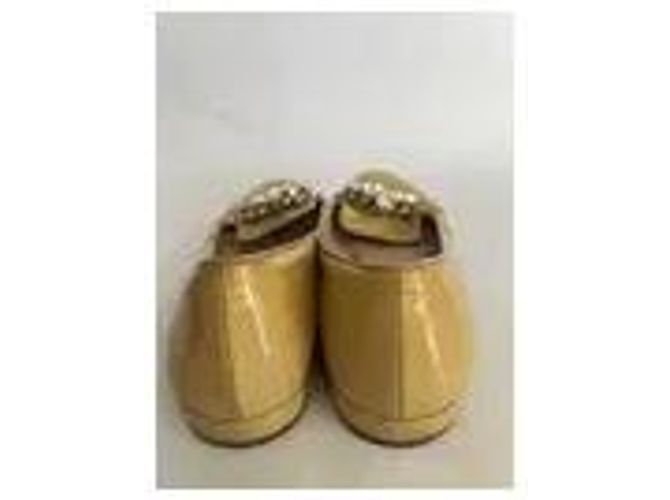 Bailarinas Miu Miu de piel charol amarilla con joya Beige - vista 5