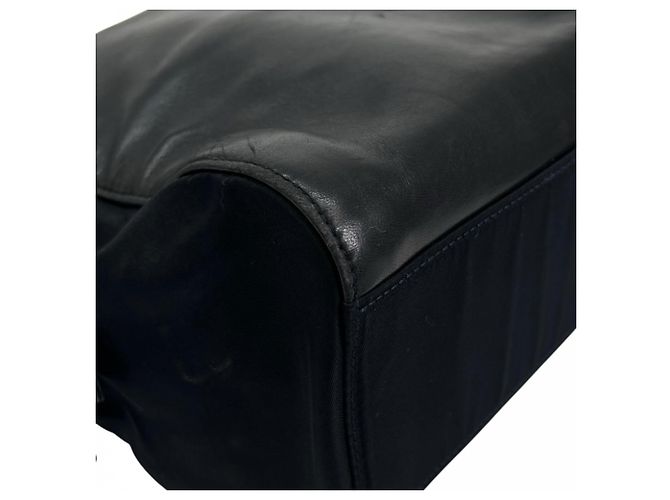 Borsa a tracolla Prada in pelle blu navy scuro Bianco - vista 11