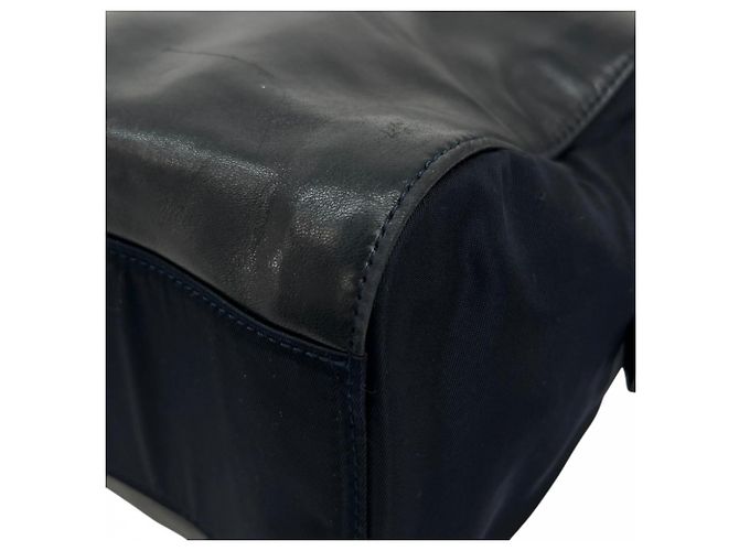 Borsa a tracolla Prada in pelle blu navy scuro Bianco - vista 12