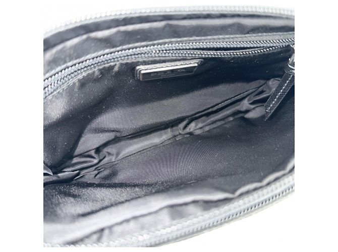 Borsa a tracolla e sling Prada in nylon Nero Bianco - vista 4