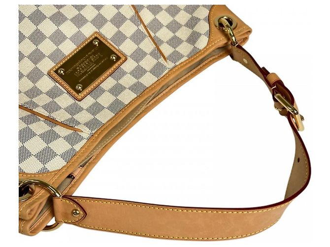 Borsa a tracolla Louis Vuitton Galliera PM Bianco - vista 9
