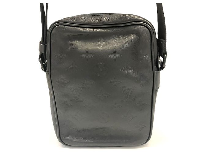 Borsa a tracolla Louis Vuitton Danube Monogram Shadow in pelle Nero - vista 2