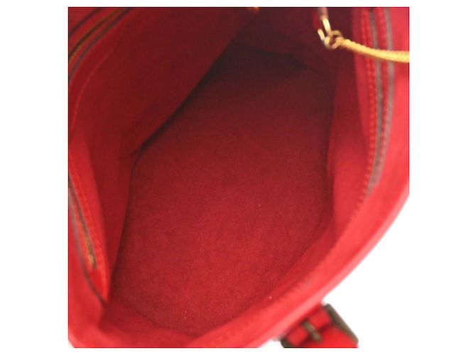 Louis Vuitton Bucket Epi Leather PM Rosso - vista 3