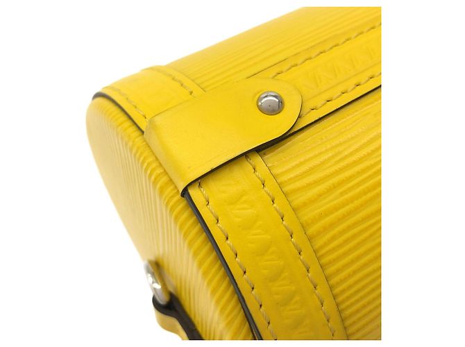 Borsa a tracolla Louis Vuitton Epi Papillon Trunk Giallo - vista 4