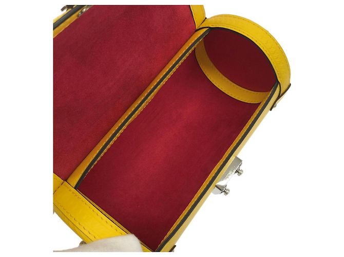 Borsa a tracolla Louis Vuitton Epi Papillon Trunk Giallo - vista 8