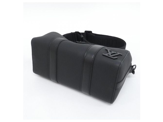 Borsa a tracolla Louis Vuitton LV Aerogram City Keepall Nero - vista 3