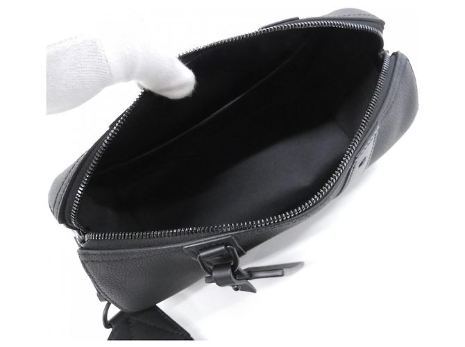 Borsa a tracolla Louis Vuitton LV Aerogram City Keepall Nero - vista 8