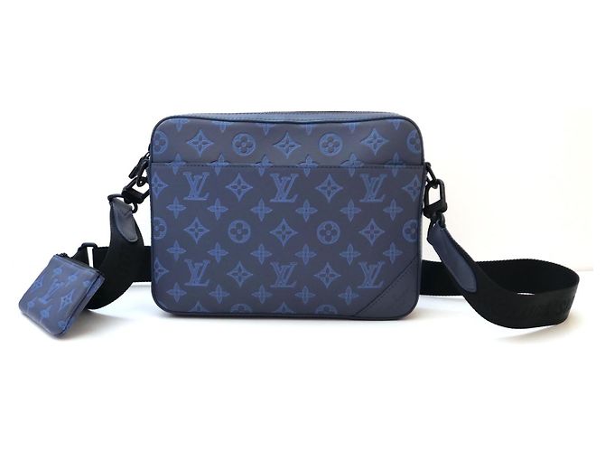 Louis Vuitton Duo Messenger Monogram Shadow Blu Navy in pelle di vitello Blu scuro - vista 2