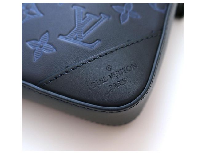 Louis Vuitton Duo Messenger Monogram Shadow Blu Navy in pelle di vitello Blu scuro - vista 9