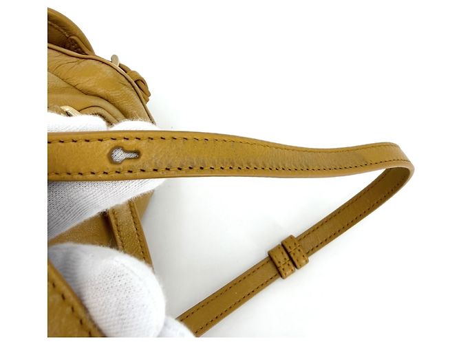 Mochila de couro para mulheres Miu Miu Amarelo - vista 8
