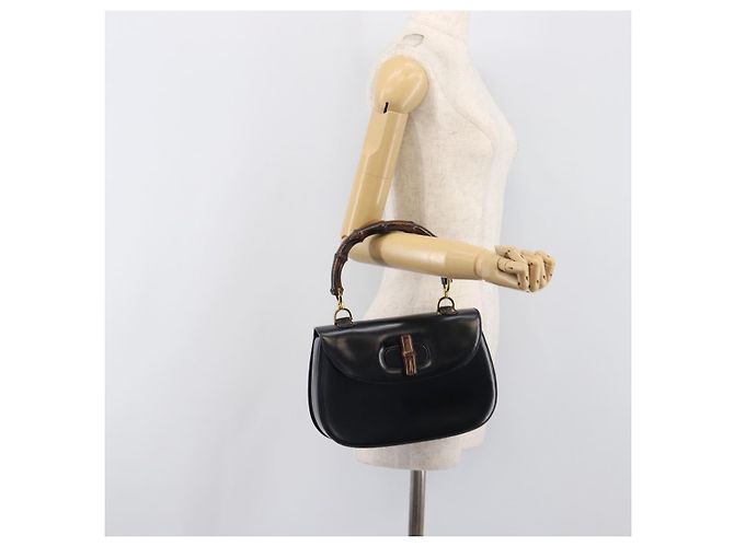 Bolso de mano GUCCI Bamboo de cuero negro y dorado 99 00 0633 Auth 199588V - vista 29