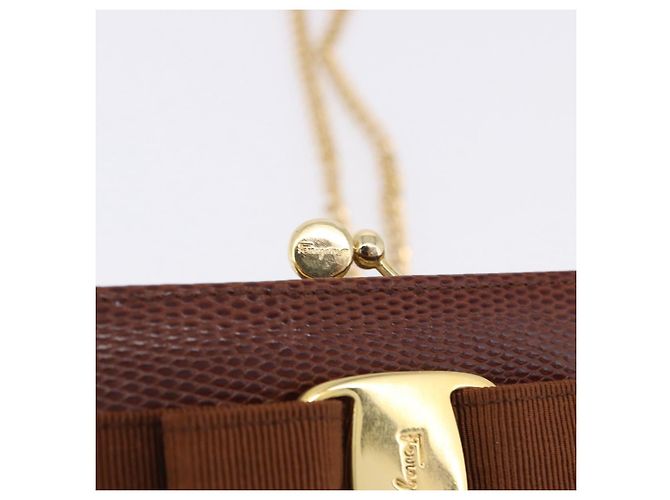 Borsa a tracolla Salvatore Ferragamo Vala Chain in pelle marrone e oro Auth 199629A D'oro - vista 9