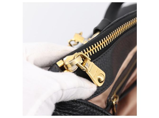 Borsa a mano Miu Miu in pelle 2way Nero Oro Auth yk20869A D'oro - vista 27