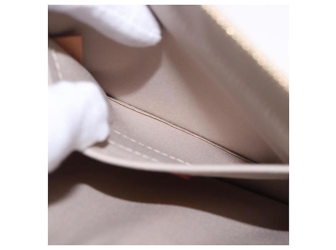 LOUIS VUITTON Monogram Miroir Pochette Plat Pouch Gold LV Auth 199233V Dourado - vista 22