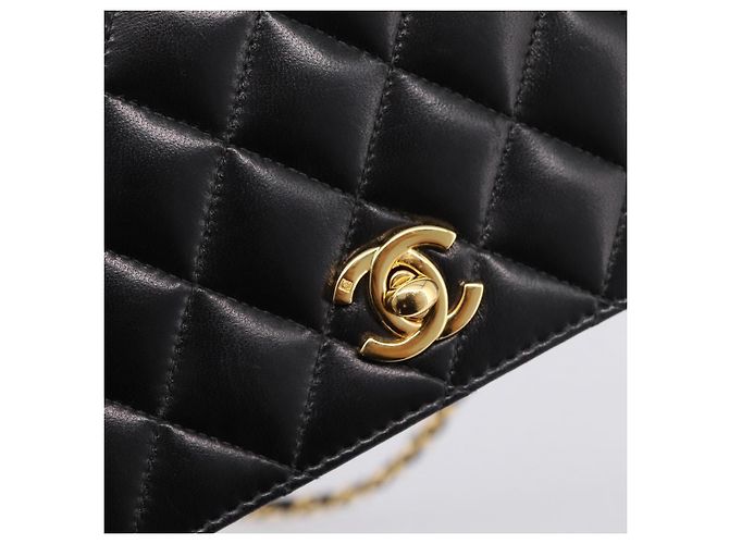 Borsa a catena CHANEL Matelasse Turn Lock in pelle d'agnello nera e oro CC Auth yk20823SAM Nero D'oro - vista 18
