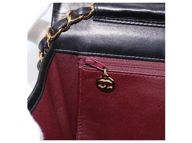 Borsa a catena CHANEL Matelasse Turn Lock in pelle d'agnello nera e oro CC Auth yk20823SAM Nero D'oro - vista 22