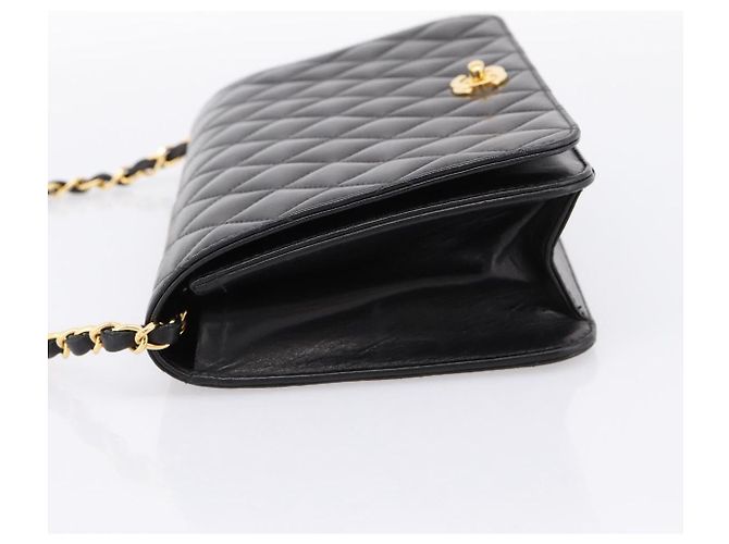 Borsa a catena CHANEL Matelasse Turn Lock in pelle d'agnello nera e oro CC Auth yk20823SAM Nero D'oro - vista 3